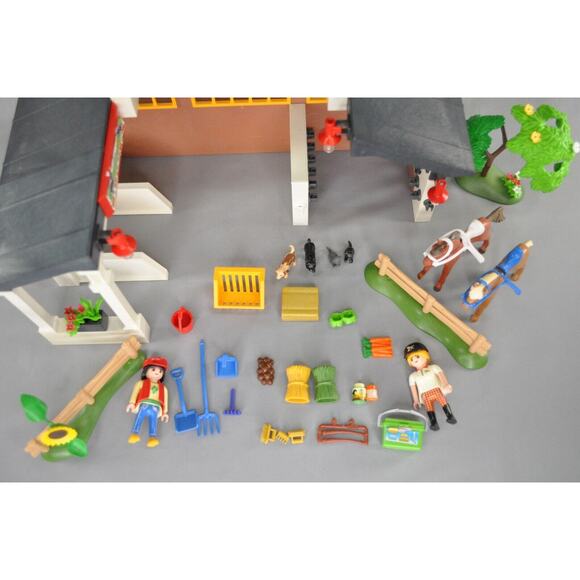 2009 Playmobil 5877 Horse Farm Super Set Equestrian Stable Barn - Incomplete - Picture 7 of 8